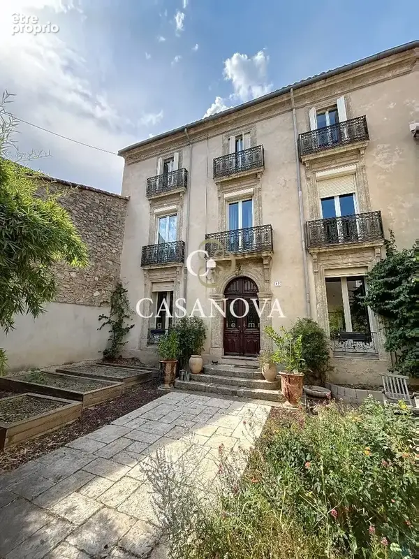 Maison de caractere avec jardin et piscine. grand garage. centre-ville tous commerces. potentiel chambres d'hotes et gites. 40 k - photo 10