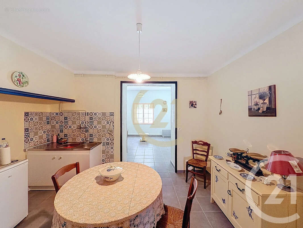 Maison 146 m² à Saint-Jean-De-Vedas  - photo 10