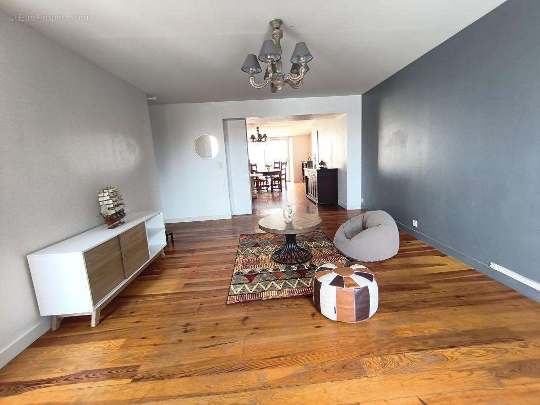 Appartement 230 m² à Fenioux  - photo 2