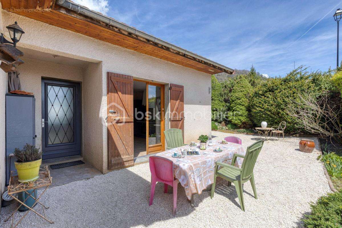 Prunieres 38350 - villa individuelle de plain pied de 124m² - 3 chambres, combles à aménager. vue exceptionnelle, cadre naturel  - photo 2