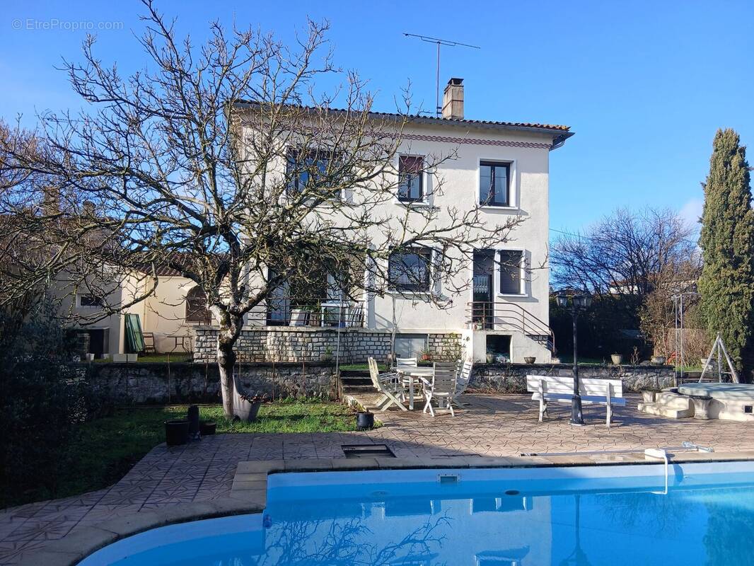 Maison à COGNAC