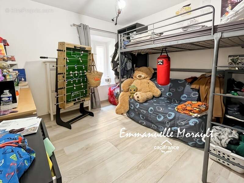Appartement à BAGNOLS-EN-FORET