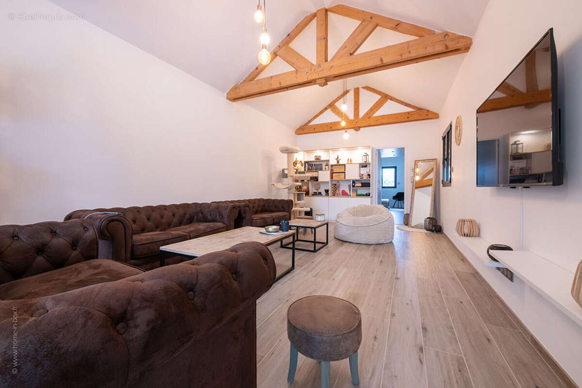 Maison 6 pièces 173m2 sur 608m2 de terrain - photo 10