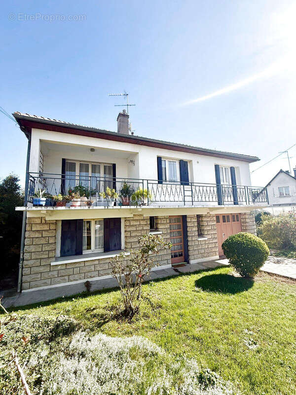 Maison à VERRIERES-LE-BUISSON