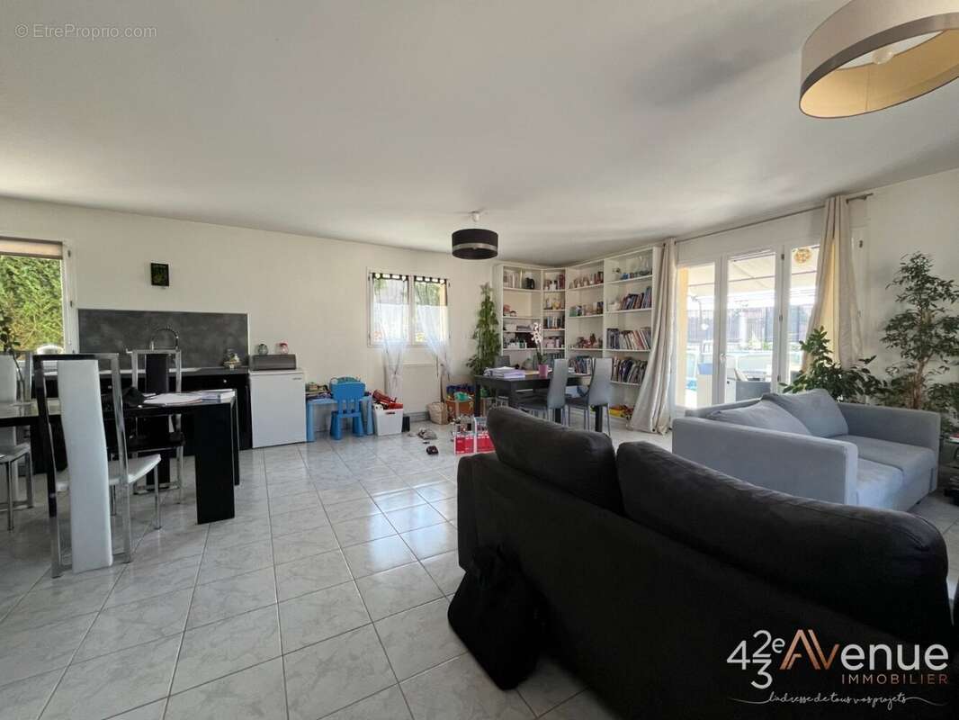 Maison 119 m² à Chevrieres  - photo 9