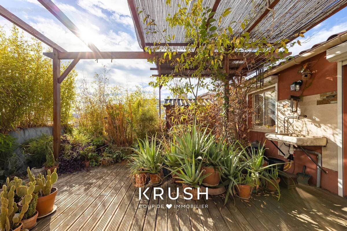 Appartement à MARSEILLE-4E