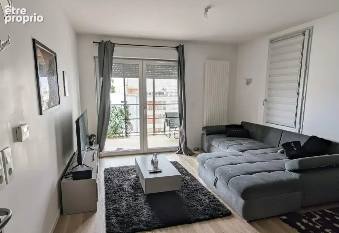 T2 VENDU LOUE avec terrasse et parking - photo 1