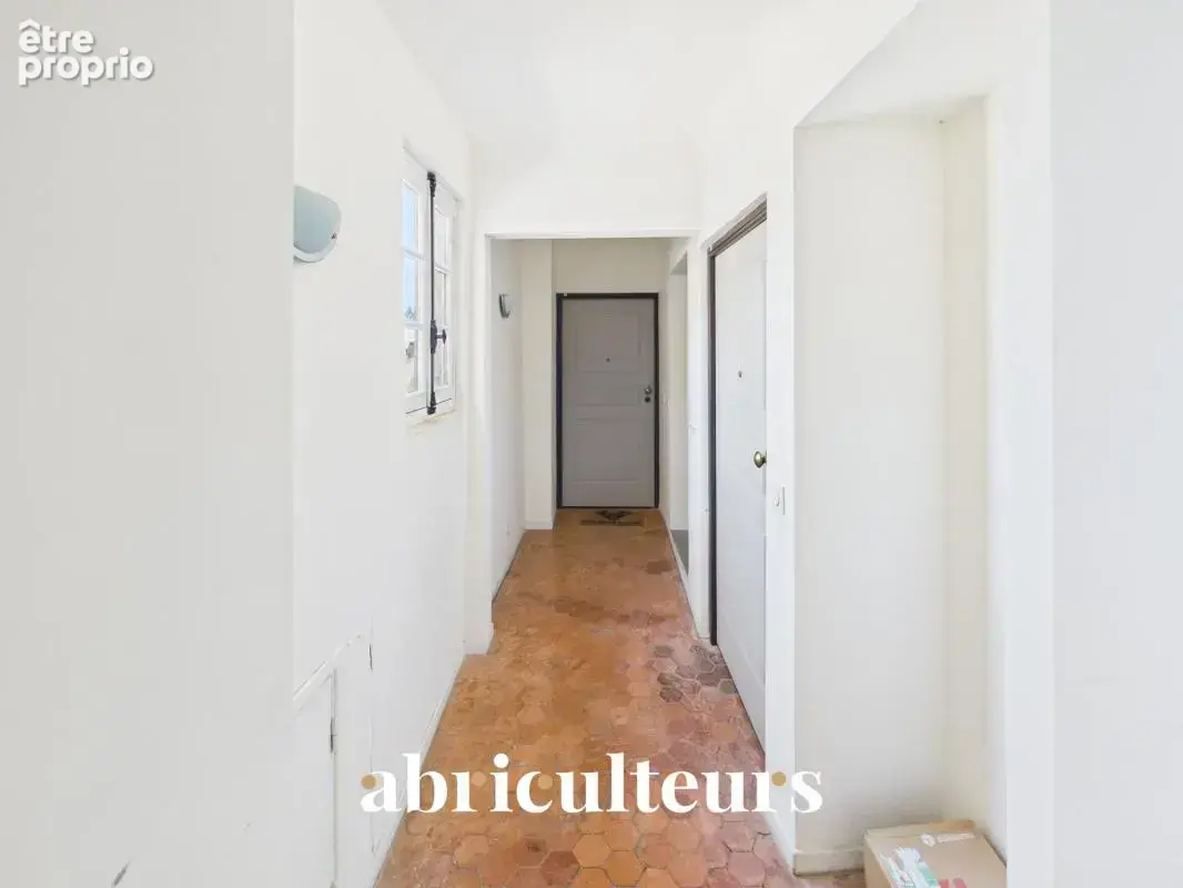 Lumineux appartement de 54 m² habitables en vente dans le centre historique de Grasse (06130) - photo 12