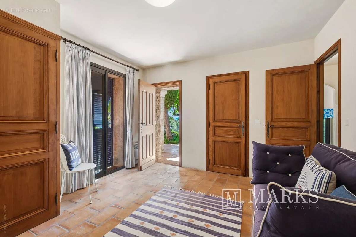 Villa provençale avec vue panoramique sur la Méditerranée et le village d'Èze - photo 27