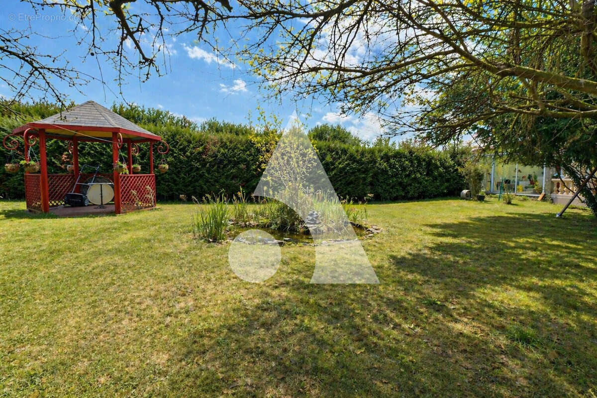 Maison à MERY-SUR-OISE