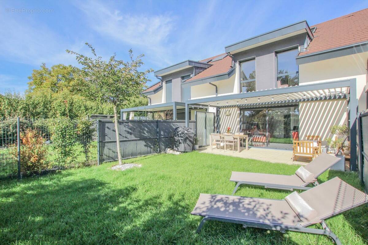 Maison à PREVESSIN-MOENS