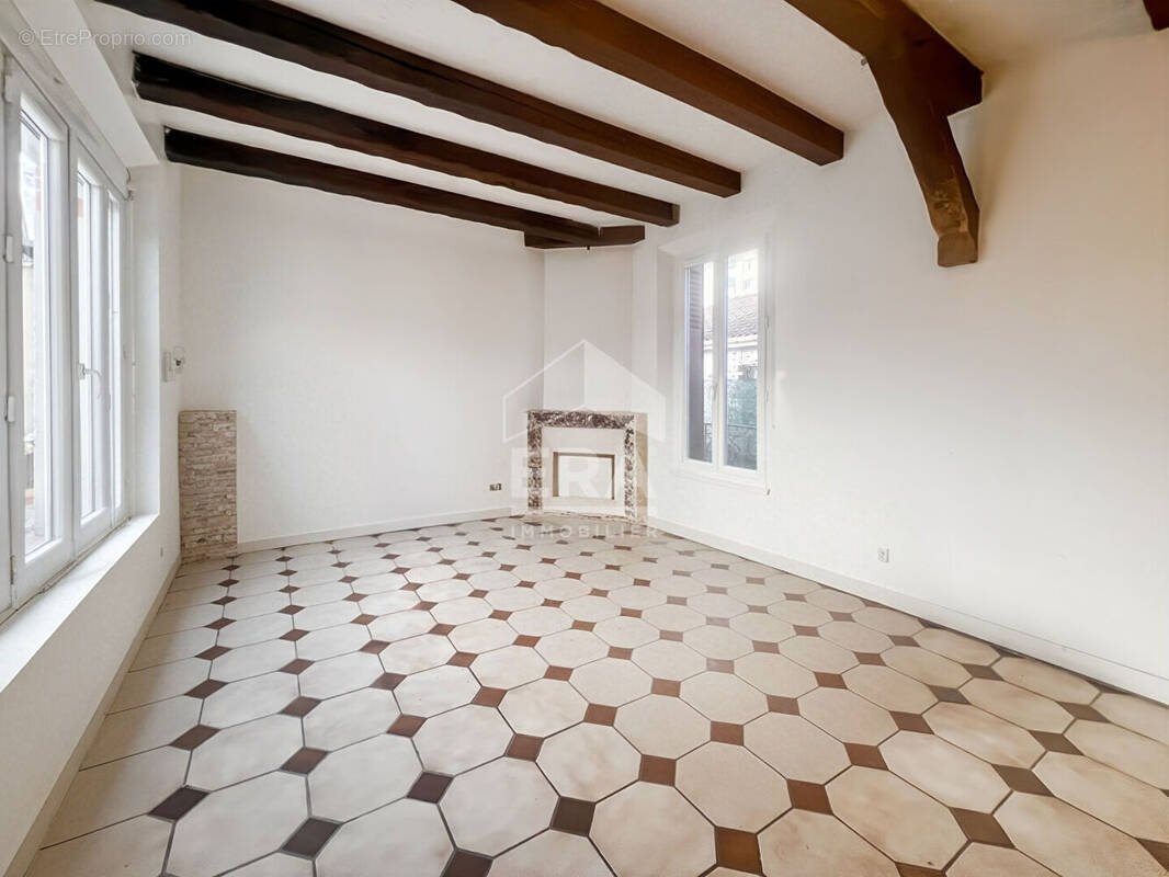 Appartement à DAMMARIE-LES-LYS