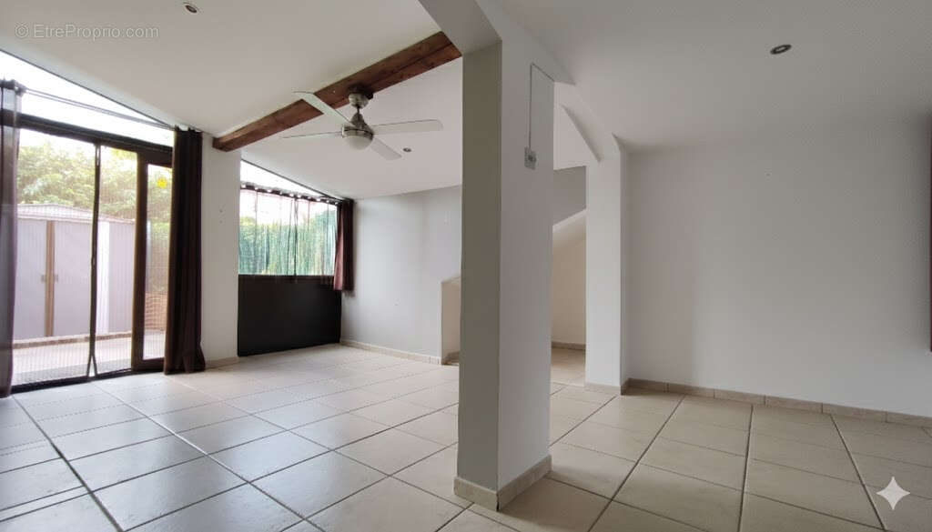 Appartement à LA LONDE-LES-MAURES