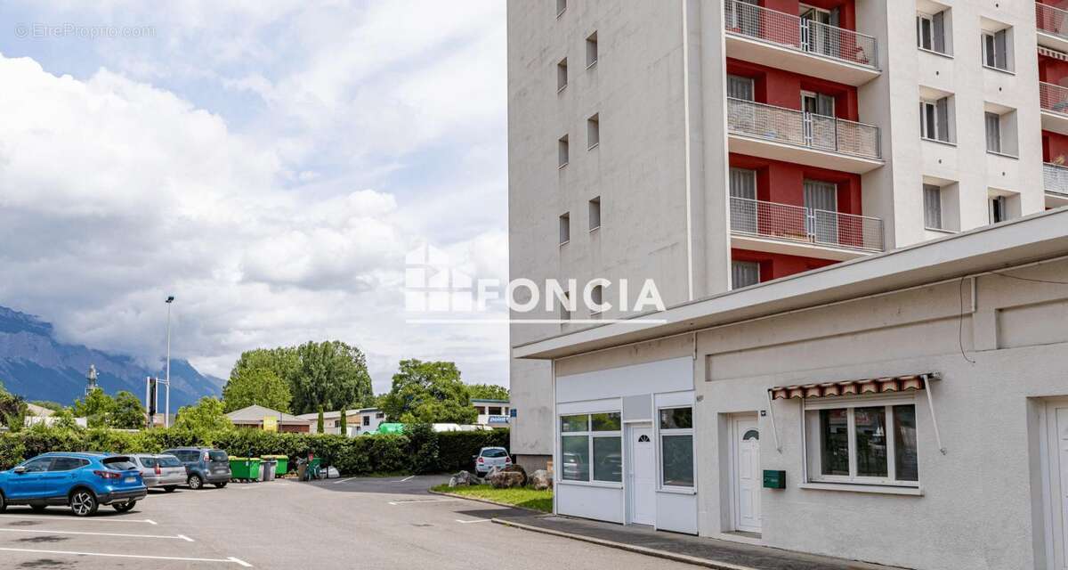 Appartement à SAINT-MARTIN-D'HERES