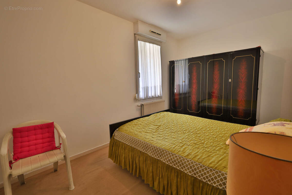 Appartement type T3 - 76,56 m2 habitables (loi carrez) - BALCON - GARAGE. - photo 8