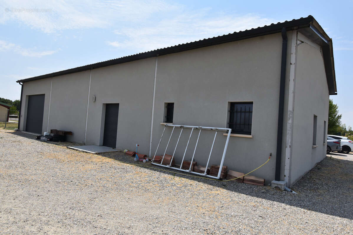 Revel (31250) - maison de 160m2 - zone artisanale - photo 12