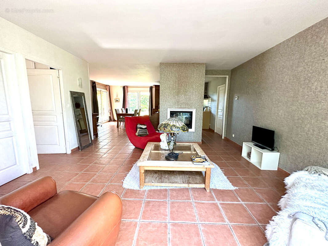 Maison à VOUNEUIL-SOUS-BIARD