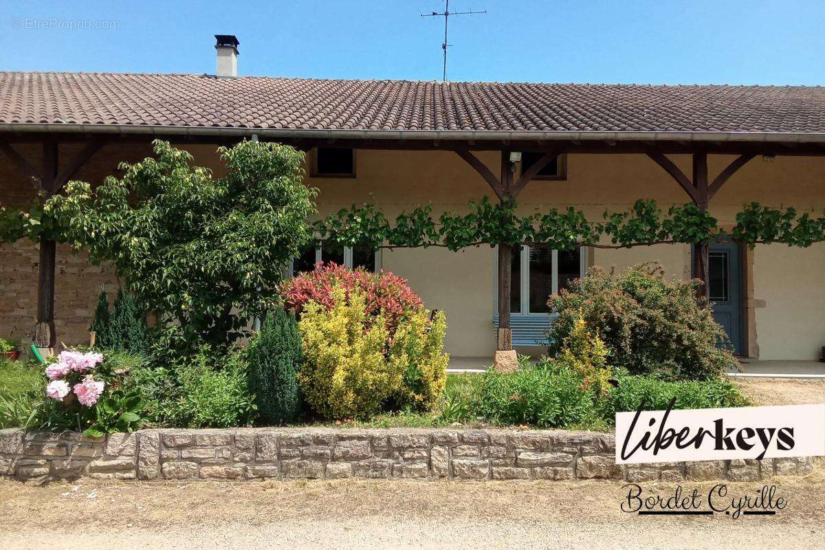 Maison à SAINT-BENIGNE