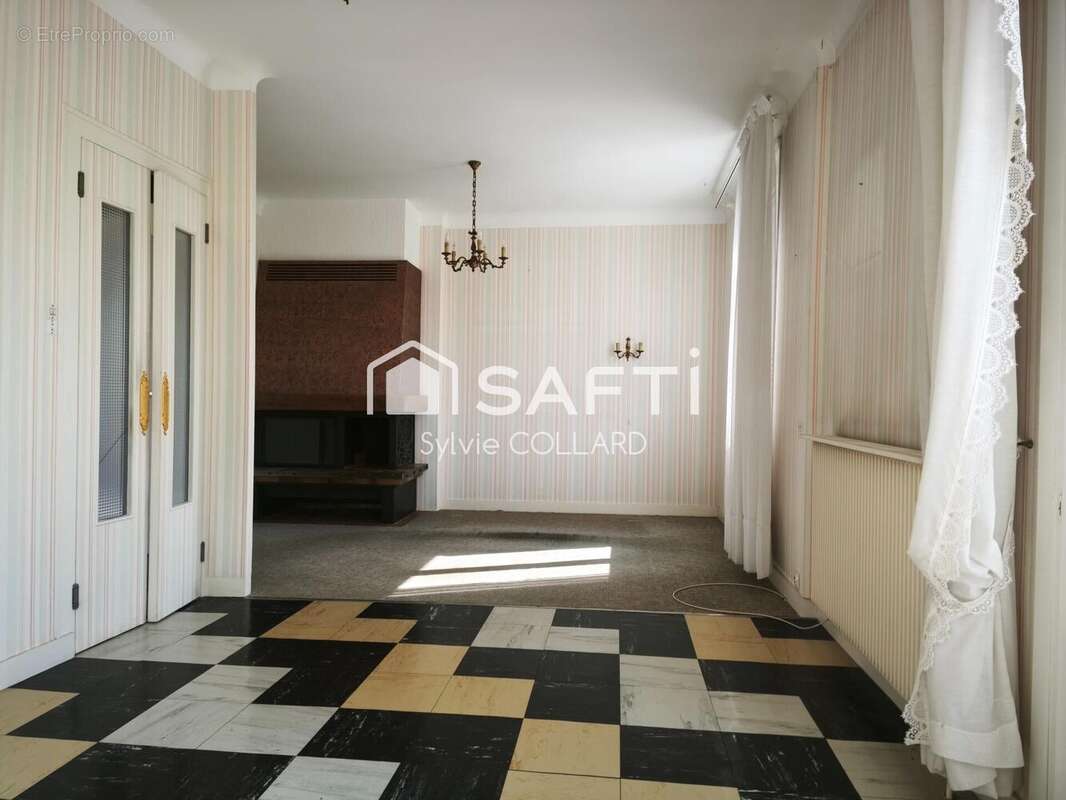 Photo 7