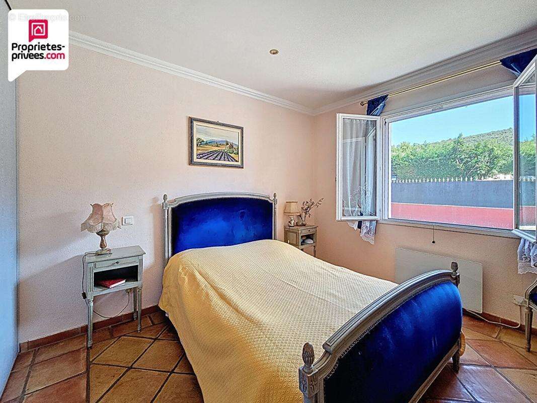 Maison à SAINT-CEZAIRE-SUR-SIAGNE