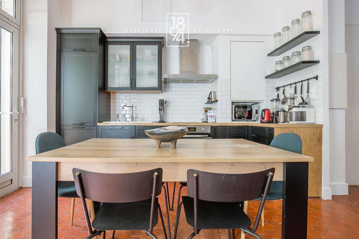 Appartement à MARSEILLE-5E