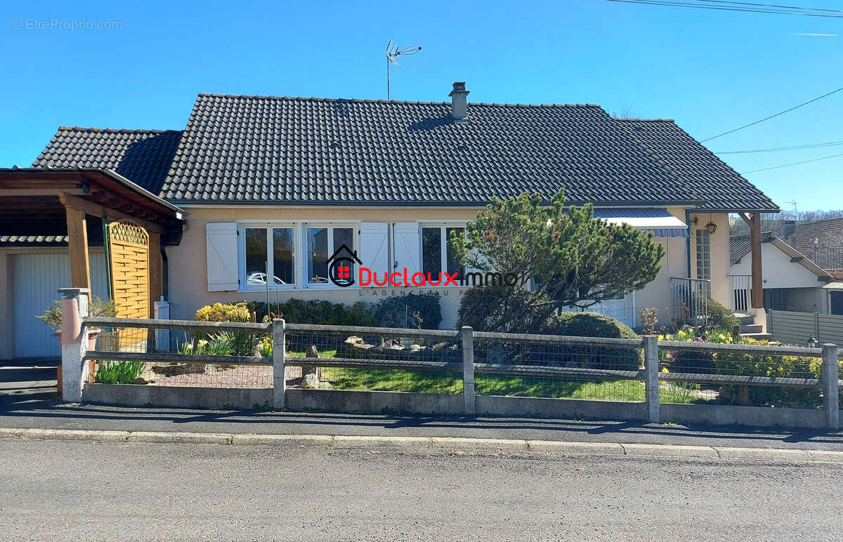 Maison à SANSAC-DE-MARMIESSE