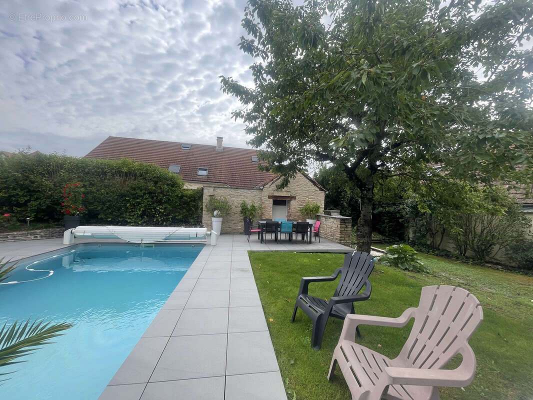 Maison à SAVIGNY-LE-SEC