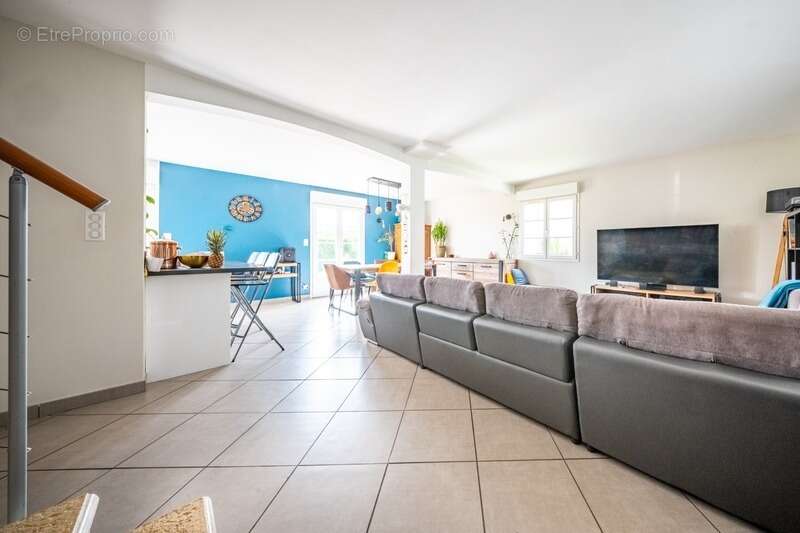 Maison à BRETENIERE