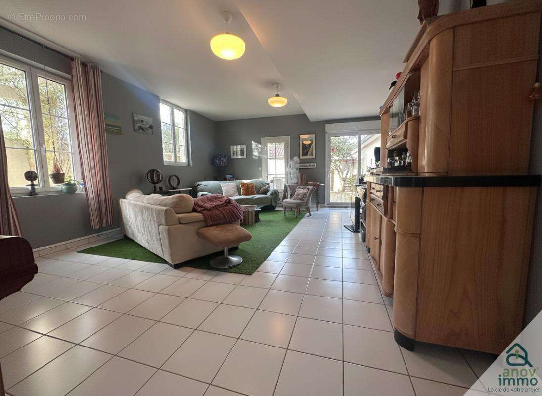 Maison de caractère 260 m2   centre-ville d'angoulême   5 ch - photo 6