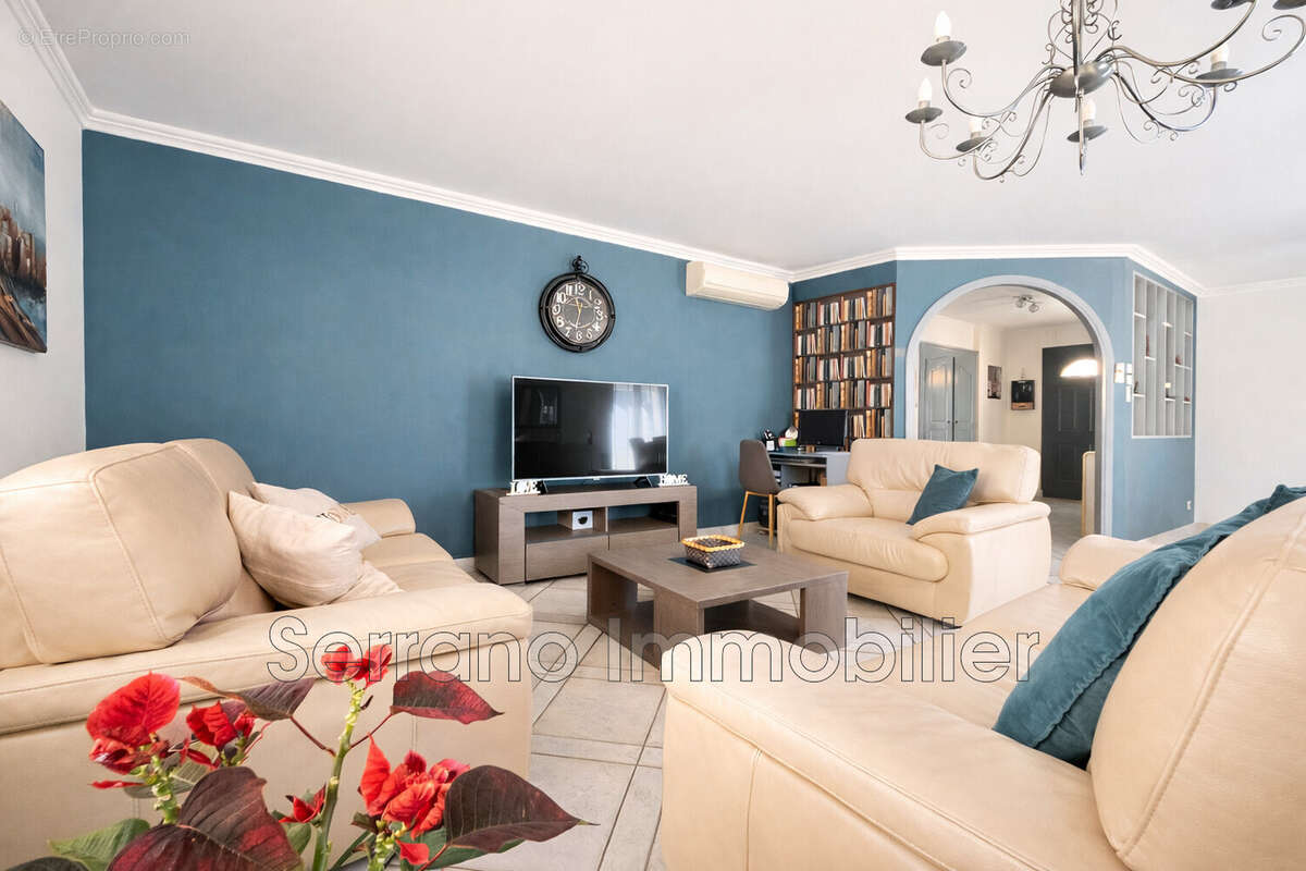 Maison 146 m² à Beaucaire  - photo 8
