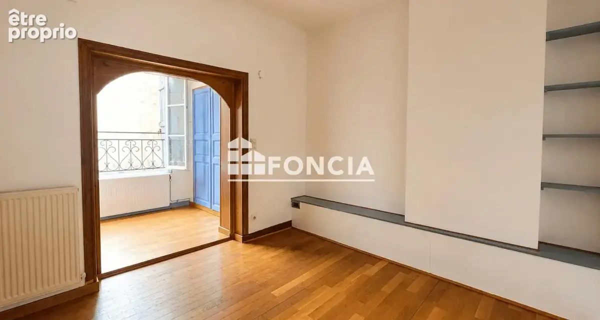 À VENDRE - Rue Nationale- Appartement de caractère- 115m2 - photo 5