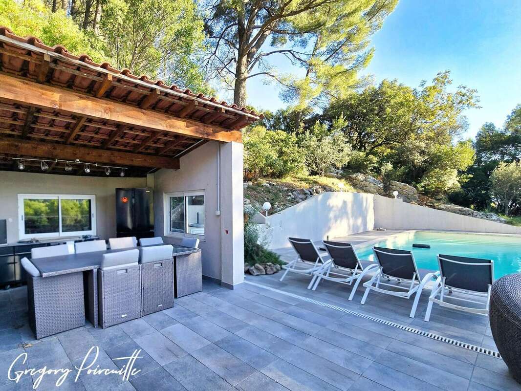 Photo 4 - Maison à LE REVEST-LES-EAUX