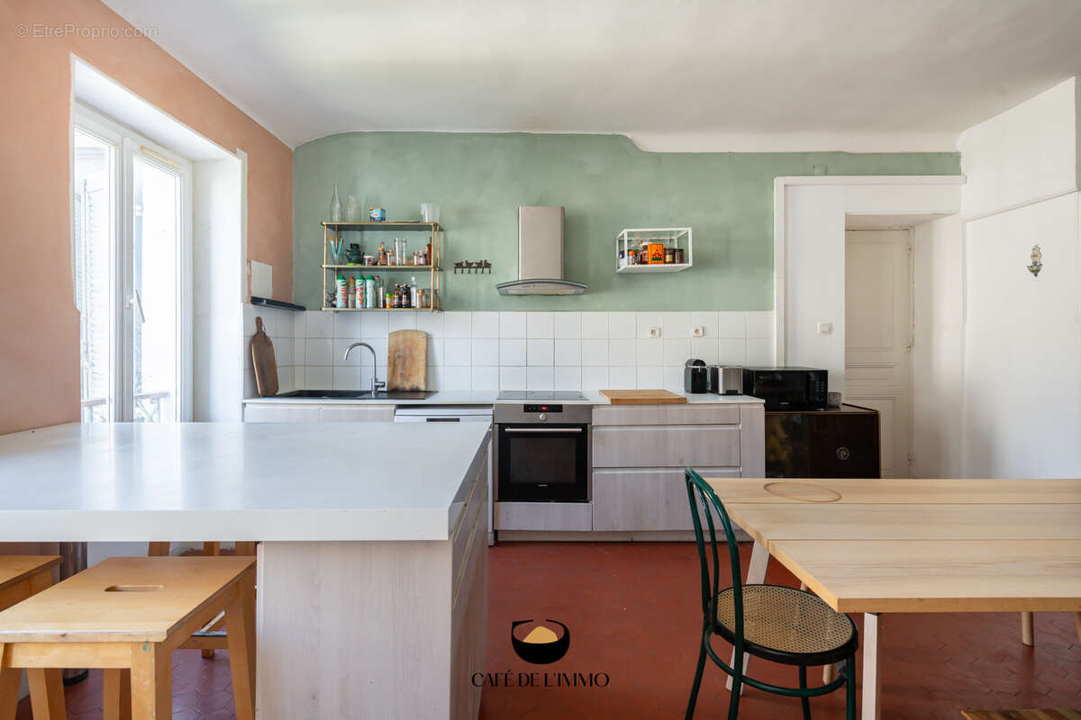 Appartement à MARSEILLE-1E