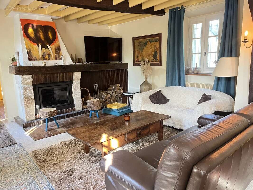 Maison à HOUDAN
