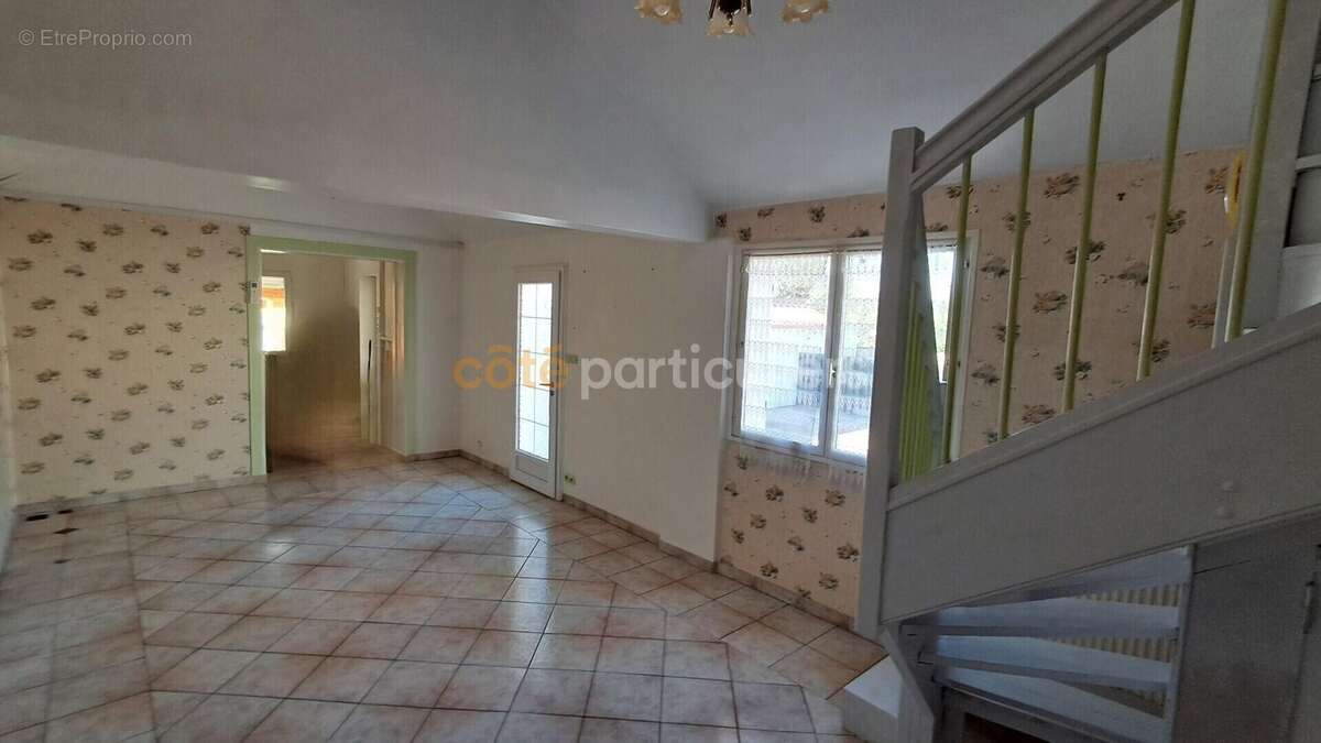 Maison à AMILLY