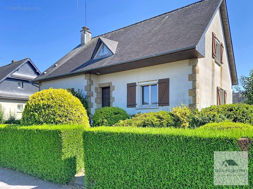 Maison à MONTOURS