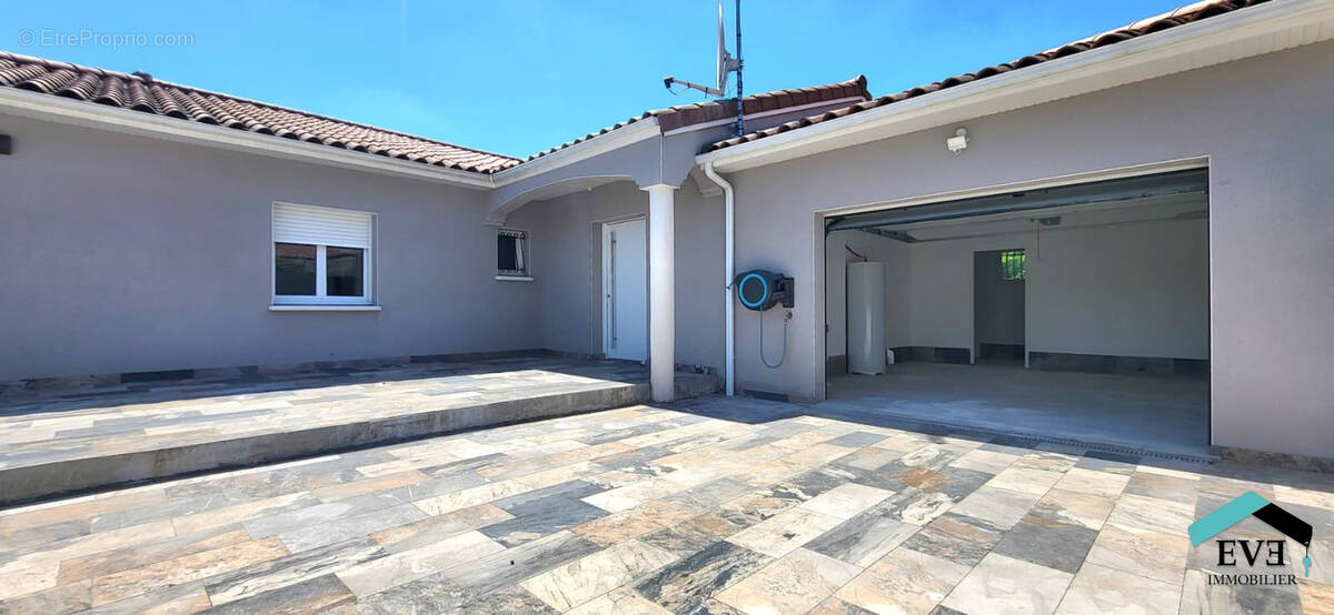 Maison à AGNIN