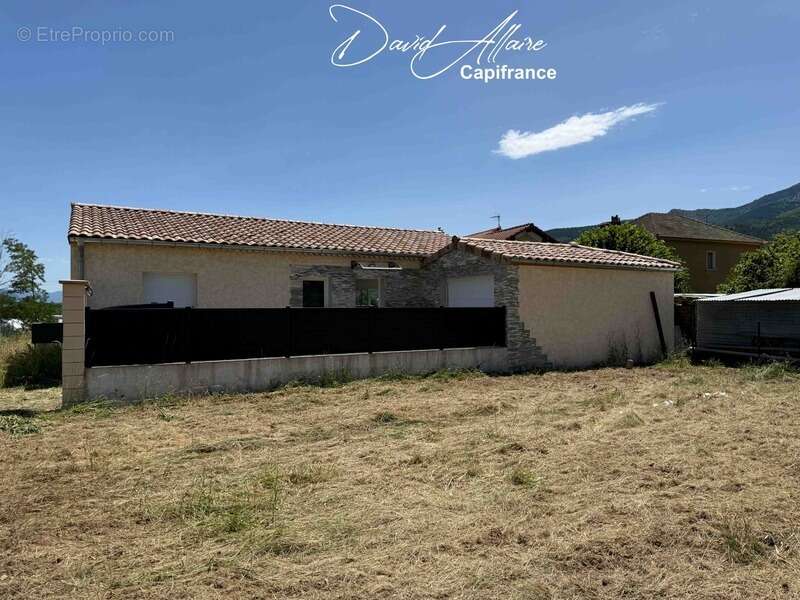 Maison de plain-pied récente – 81,5 m² – 3 chambres – Garage - Châteauneuf-de-Chabre (05) - photo 12