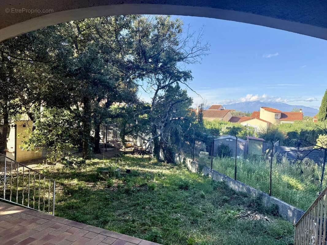 Maison à VILLELONGUE-DELS-MONTS