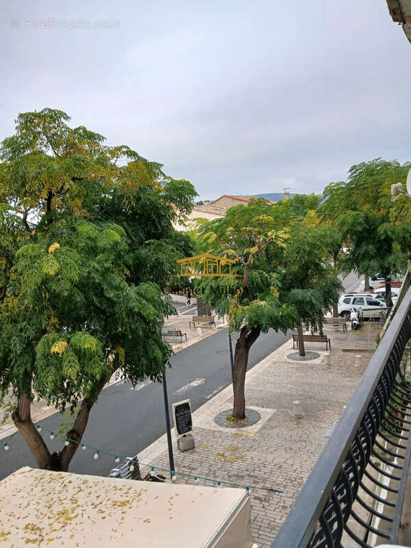 Appartement à VIC-LA-GARDIOLE