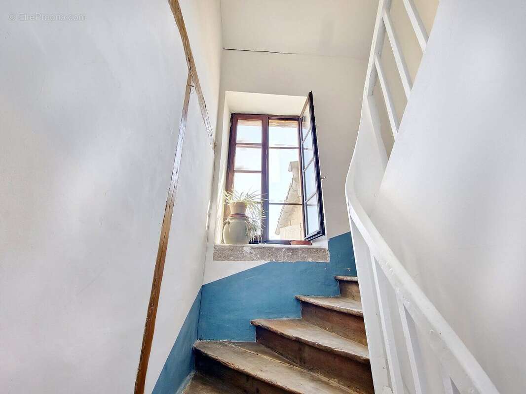 Maison au coeur de Caylus - photo 12