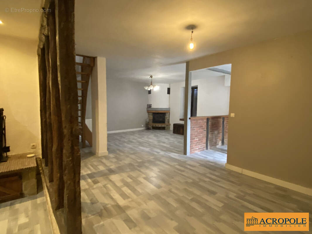 Maison à SAINT-GONDON