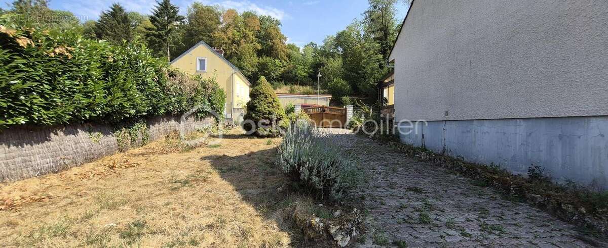 Maison avec un Grand Terrain et beau potentiel - photo 3