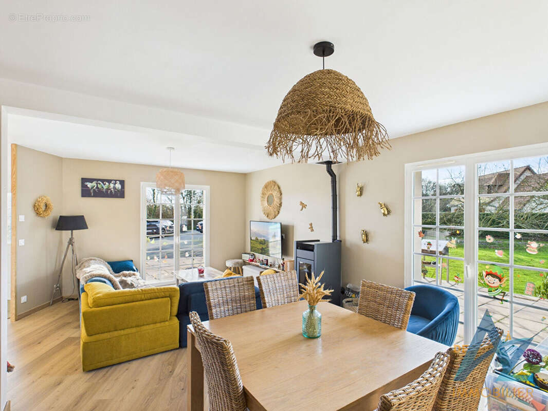 Maison à SAINT-OUEN-DU-MESNIL-OGER