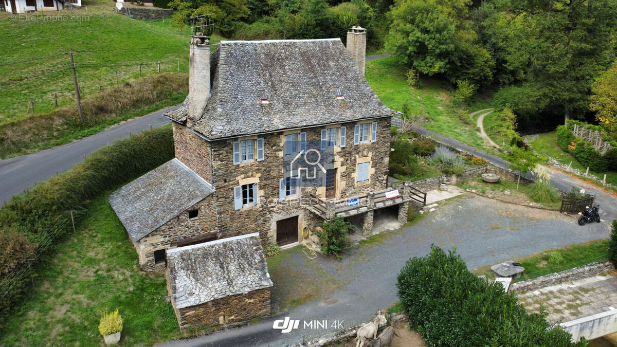 Maison à COUBISOU
