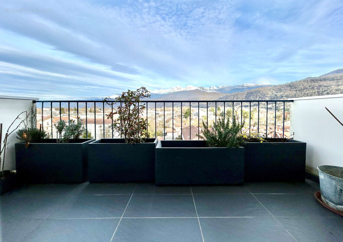 Appartement à SAINT-MARTIN-D'HERES