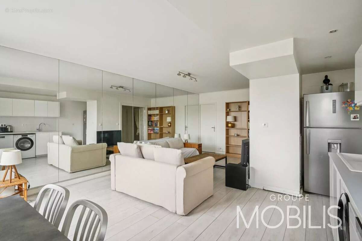 Appartement à PARIS-16E