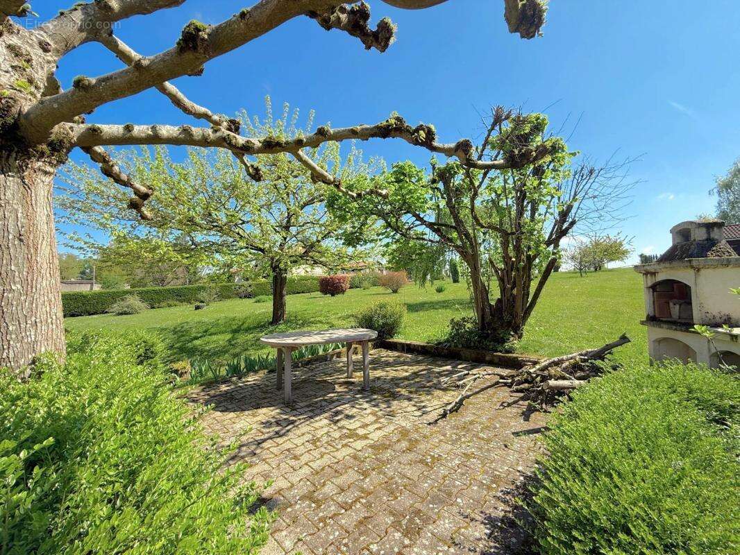 Maison à SAINT-GENIS-LAVAL