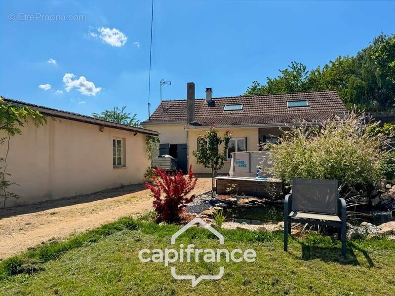 Maison à OUROUX-SUR-SAONE