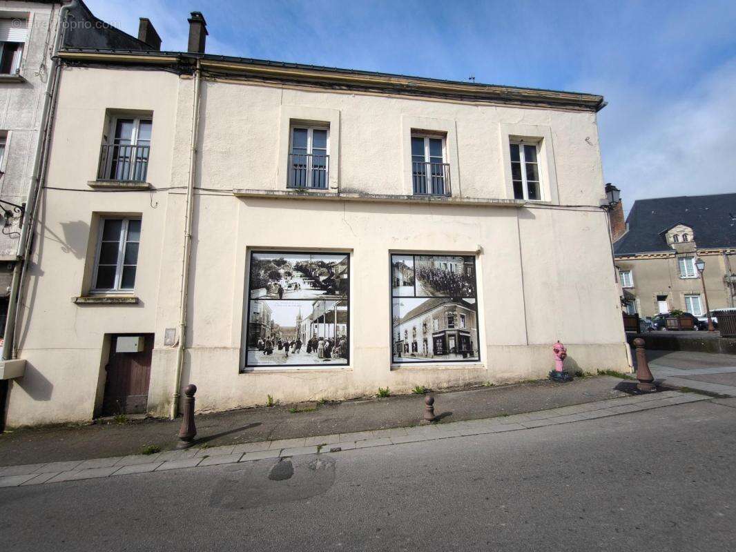 Appartement à POUANCE